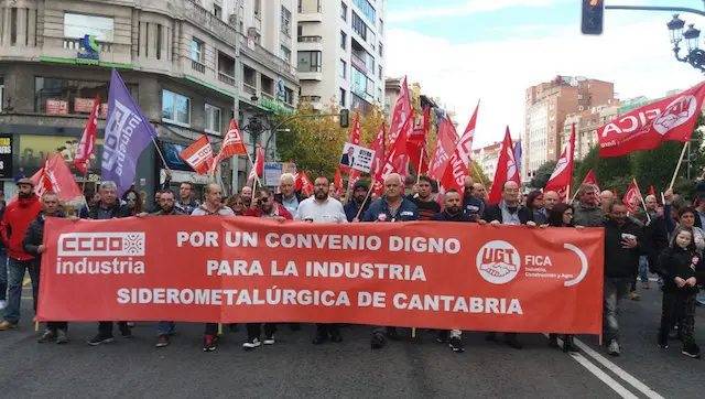 La manifestaci&oacute;n ha sido convocada por CCOO y UGT