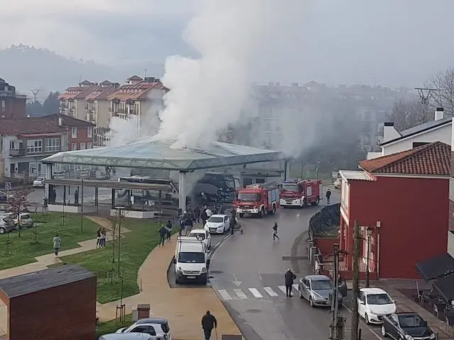 Estaci&oacute;n de autobuses de Sar&oacute;n | Foto- edc