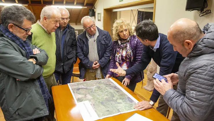 Reuni&oacute;n en el municipio