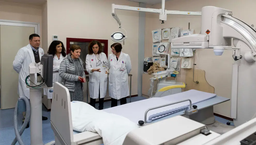 La consejera de Sanidad, Mar&iacute;a Luisa Real, visita las nuevas instalaciones de Sierrallana