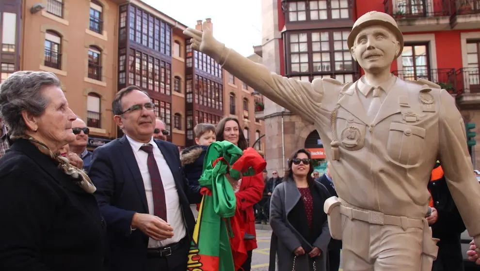 La escultura de Nureyev luce en cuatro caminos