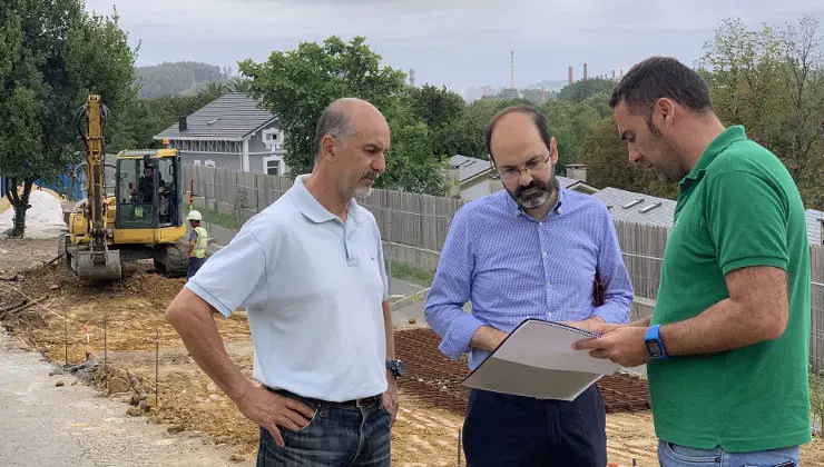 EuropaPress_2320940_Urraca_visita_las_obras_de_una_zona_de_estancia_y_recreo_en_Torres