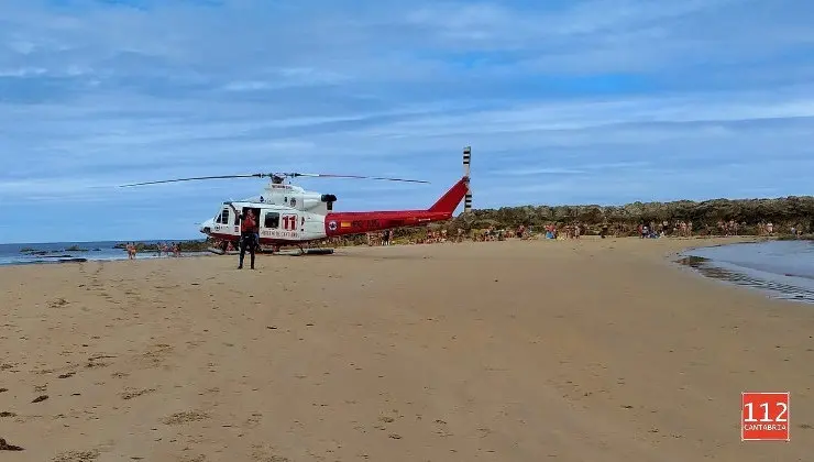 EuropaPress_2321106_Helic&oacute;ptero_112_en_playa_de_Amio