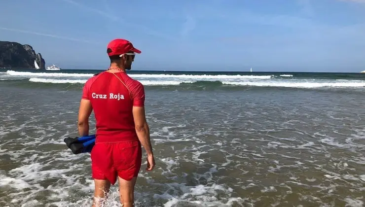 EuropaPress_1724052_CANTABRIA_-Cruz_Roja_realiza_7_000_intervenciones_en_las_playas_c&aacute;ntabras_en_verano