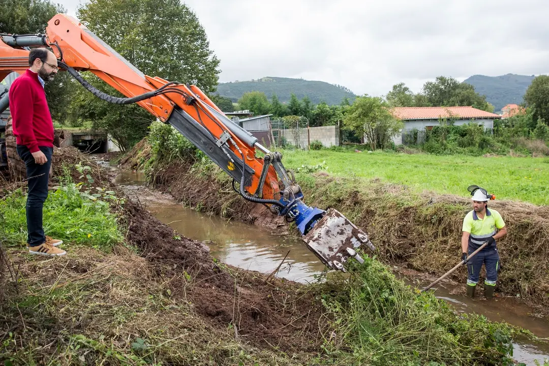 El Ayuntamiento acondiciona r&iacute;os y arroyos