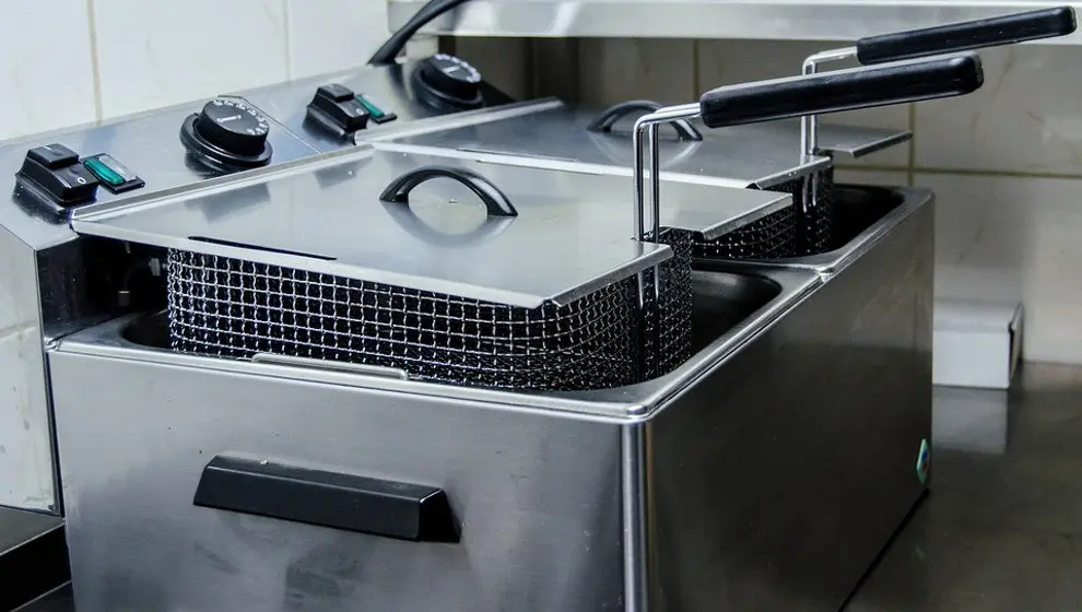 Lo primero que debemos tener en cuenta es la capacidad que tiene la freidora