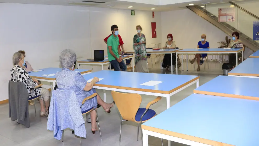 Personas mayores en talleres especiales