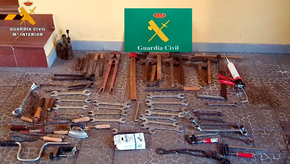 Herramientas incautadas por la Guardia Civil
