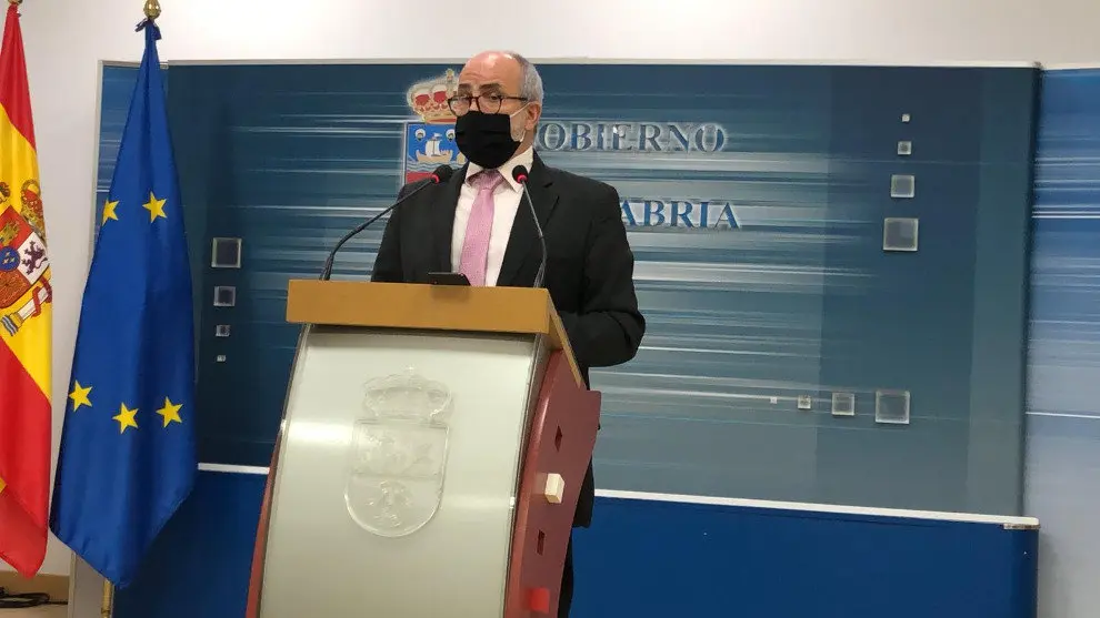 El consejero de Sanidad de Cantabria, Miguel Rodr&iacute;guez