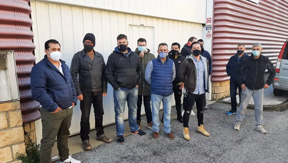 Plantilla de AMTEL Cant&aacute;brico durante la huelga