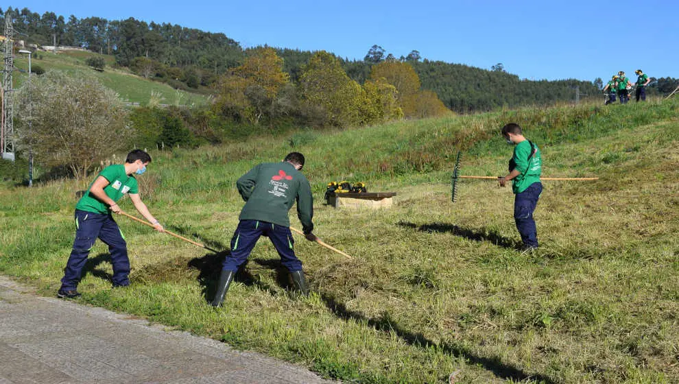 J&oacute;venes participantes en la Escuela Taller