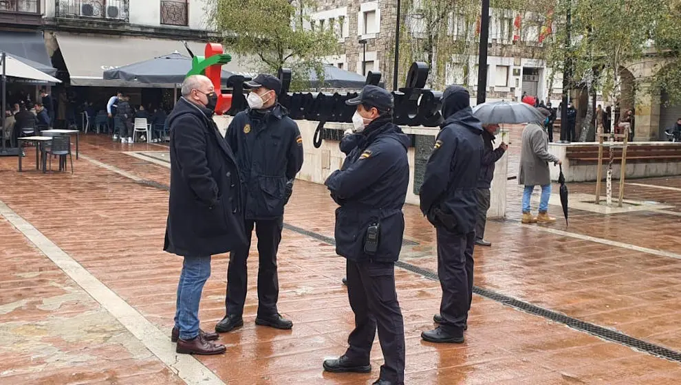 Intervenci&oacute;n de la Polic&iacute;a Nacional en Torrelavega