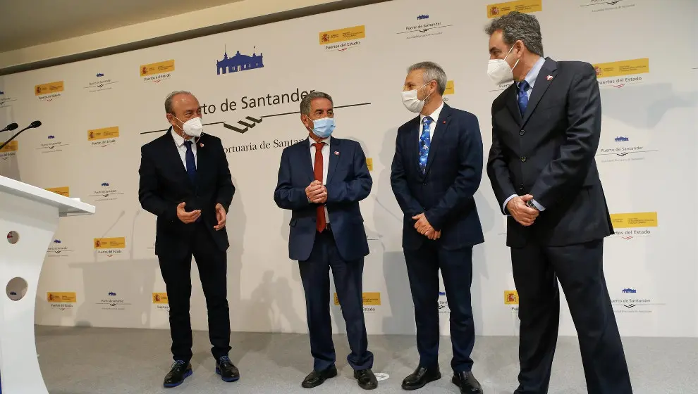 Marcano, Revilla, Toledo y Martín, esta mañana, en la Estación Marítima de Santander