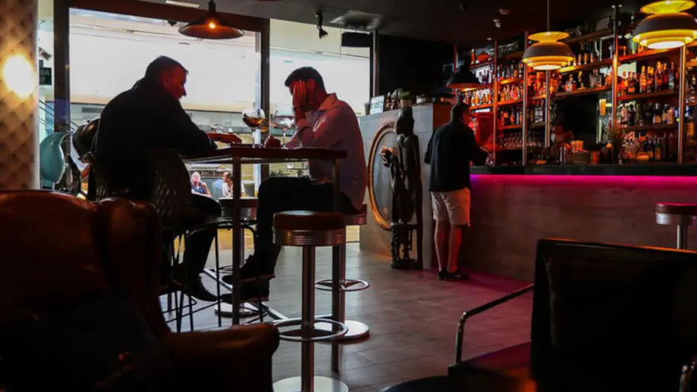 Interior de un bar