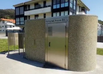 Modelo de ba&ntilde;o a instalar en la playa de La Concha de Suances