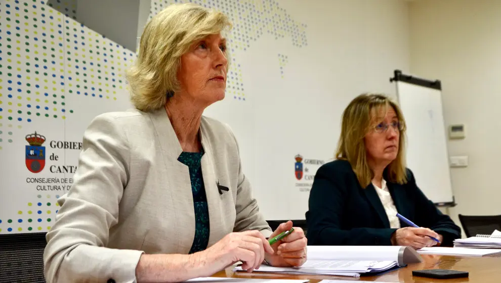 La consejera de Educación, Marina Lombó, durante la reunión telemática