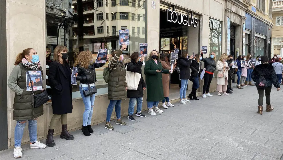 Huelga de la plantilla de Douglas en Santander