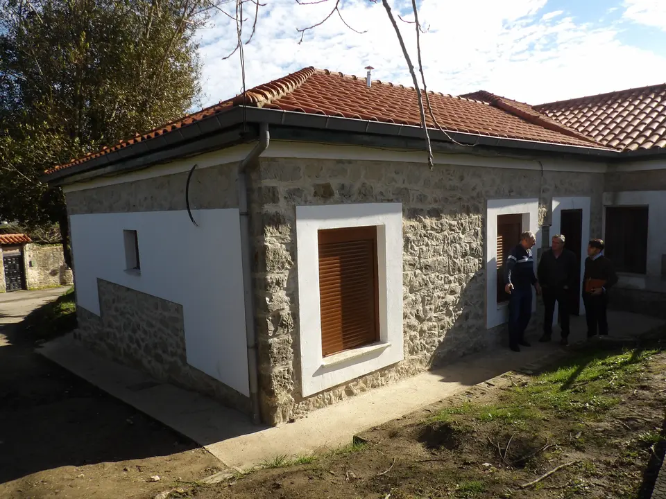 El Ayuntamiento concluye la rehabilitaci&oacute;n de una vivienda social en Puente Av&iacute;os