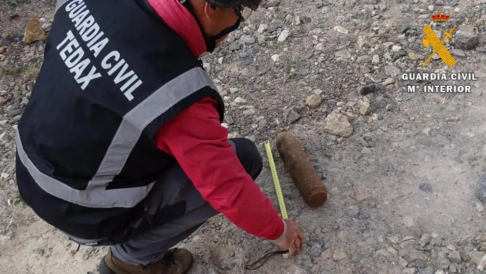Bomba de aviación destruida