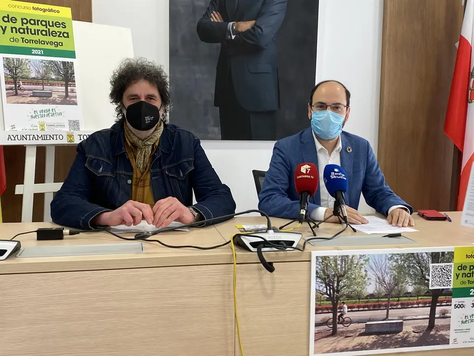 Presentación del concurso fotográfico de parques y naturaleza de Torrelavega