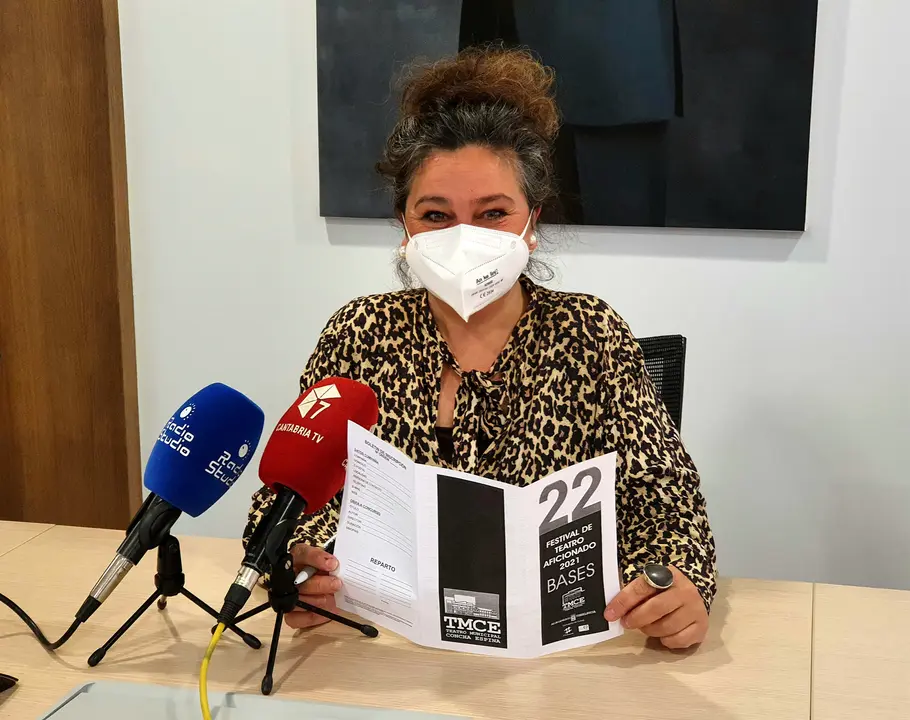 Esther V&eacute;lez presenta el XXII Festival de Teatro Aficionado