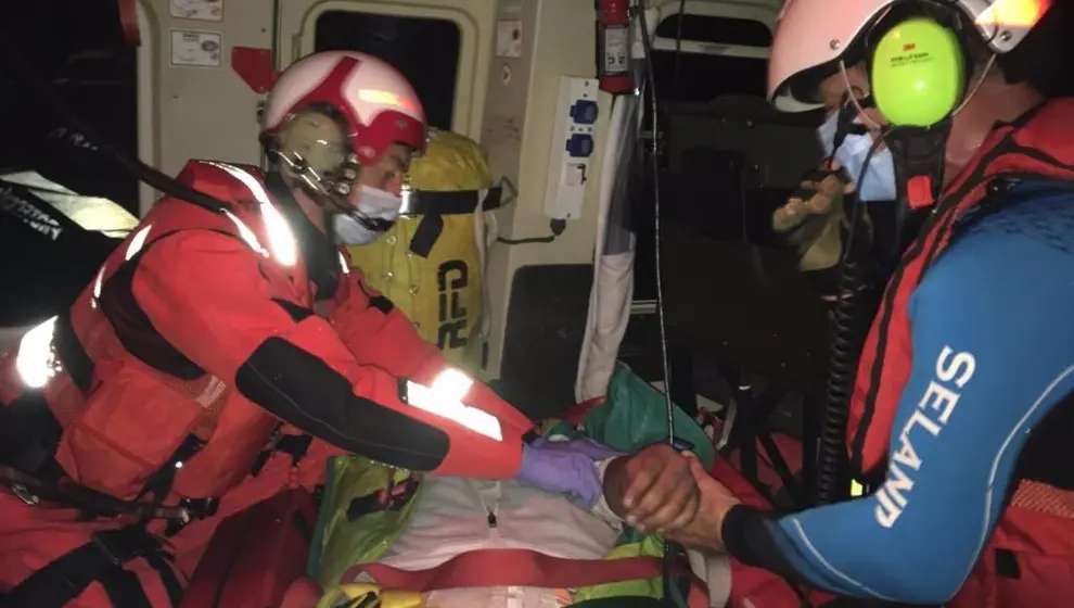 El herido rescatado por el helicóptero del Gobierno