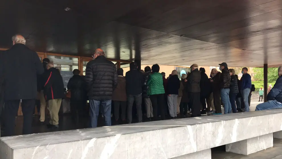 Colas en el Palacio de Exposiciones para continuar con el plan de vacunación