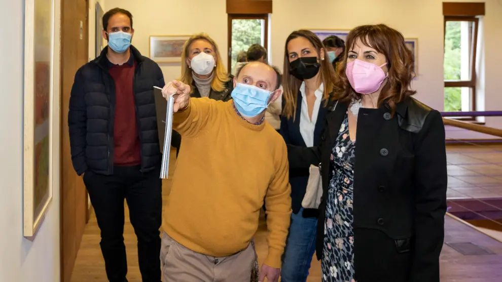 La consejera de Empleo y Políticas Sociales, Ana Belén Álvarez, inaugura la exposición &ldquo;Impronta&rdquo; del Atelier de Sierrallana