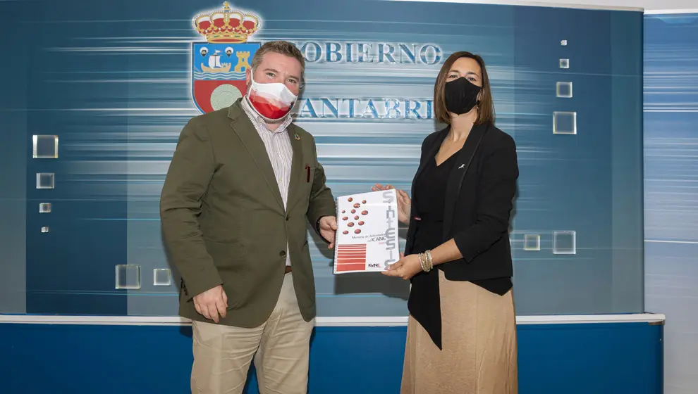 La consejera de Economía, María Sánchez, y el director del ICANE, Héctor Sánchez, presentan la Memoria del ICANE de 2020