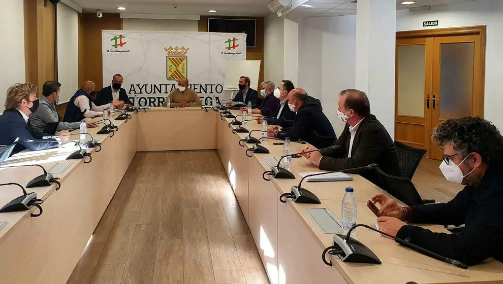 Reunión del consejero de Transporte y los alcaldes del Besaya sobre la comarcalización
