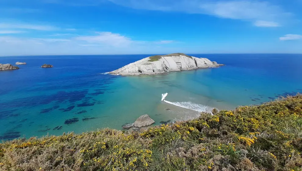 Playa de Covachos, en Soto de la Marina (Santa Cruz de Bezana), Cantabria