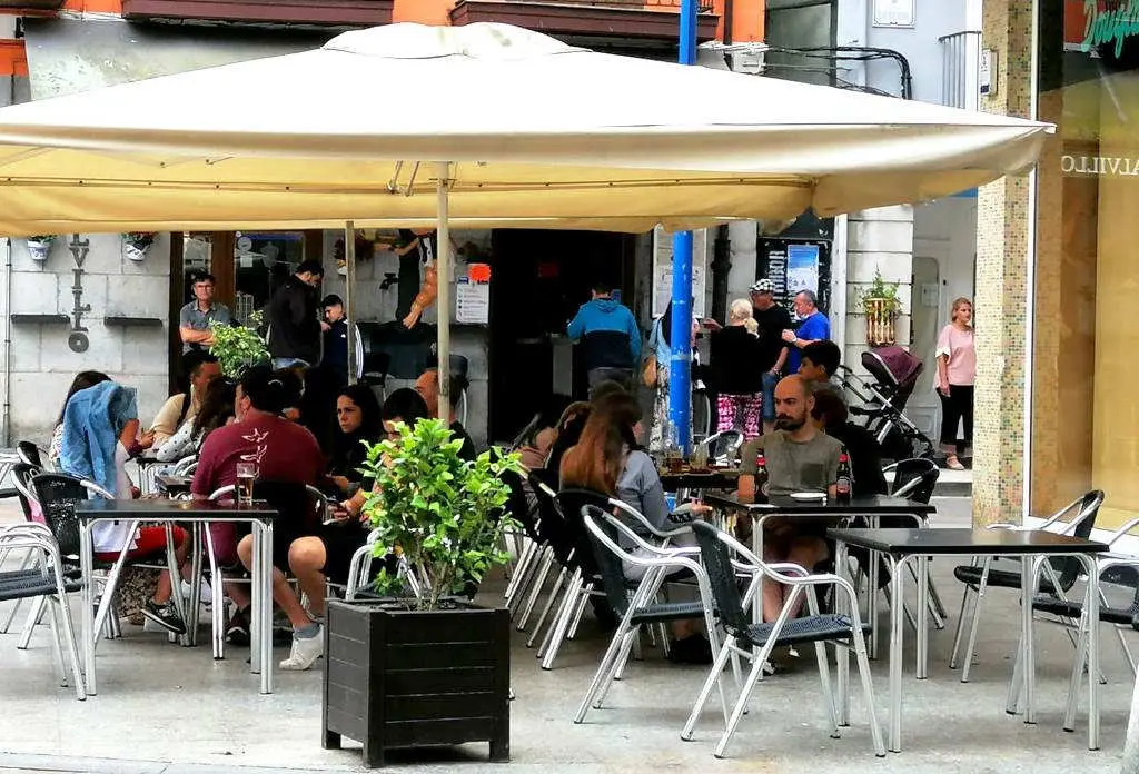Sanidad cree que la flexibilización de las restricciones va a hacer que Cantabria se estanque en el nivel 2