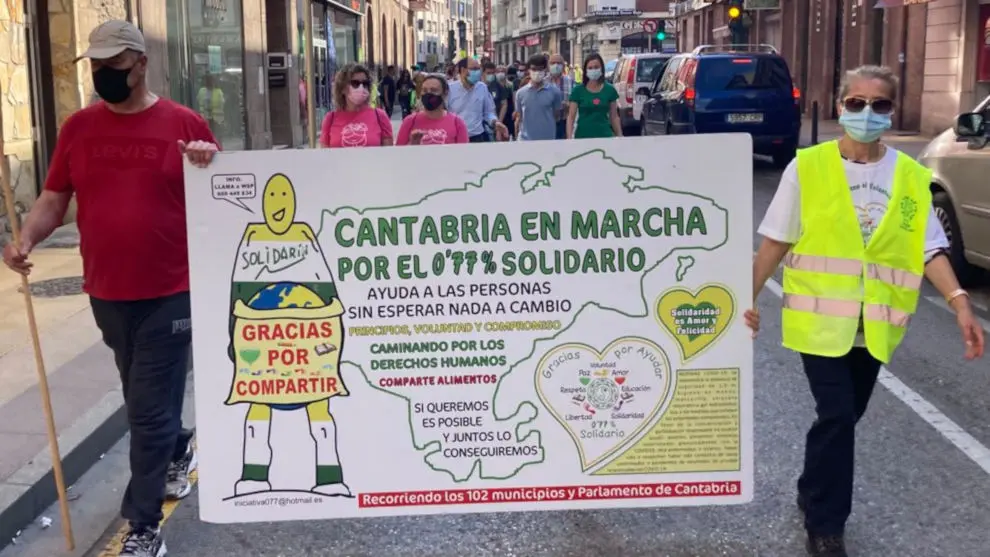 Marcha Cantabria Solidaria por el 0,77%