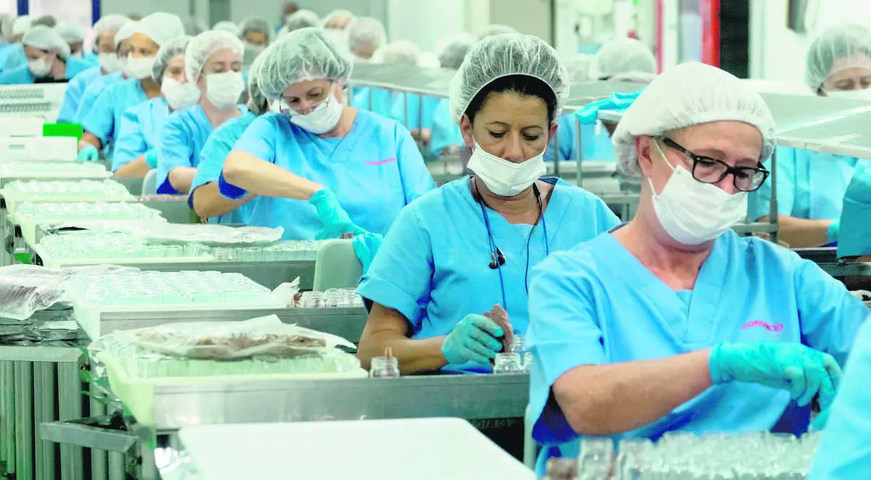 Sanidad no considera que exista una urgencia par vacunar a los trabajadores de las conserveras