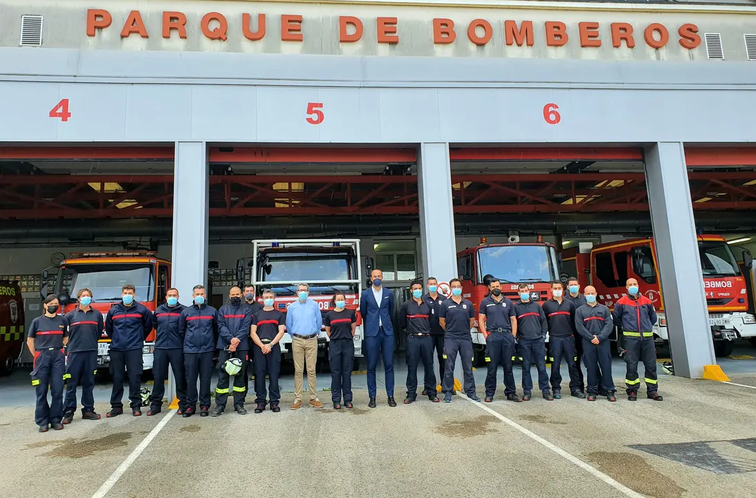 El alcalde con los bomberos