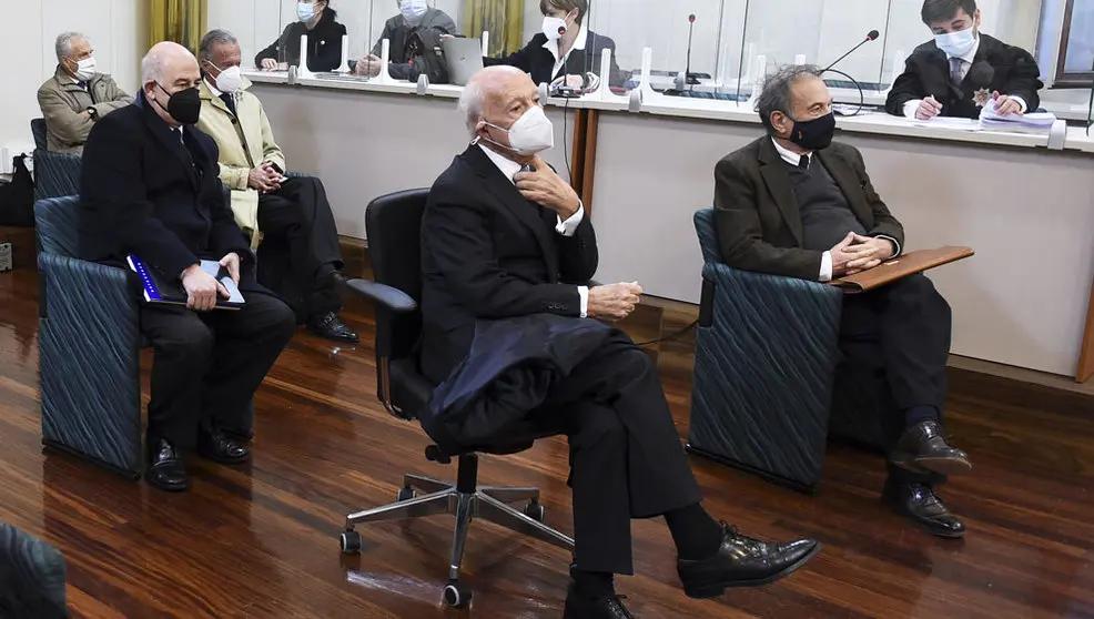 Consejeros de Sniace en el juicio por los vertidos contaminantes al Saja Besaya