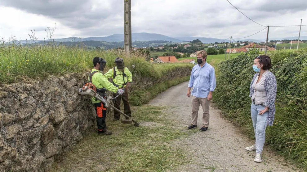Limpieza de caminos en el municipio