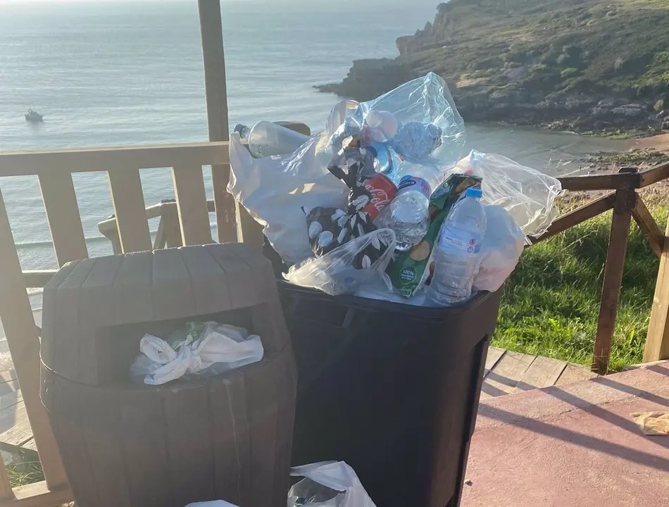 Basura en el entorno de Los Locos