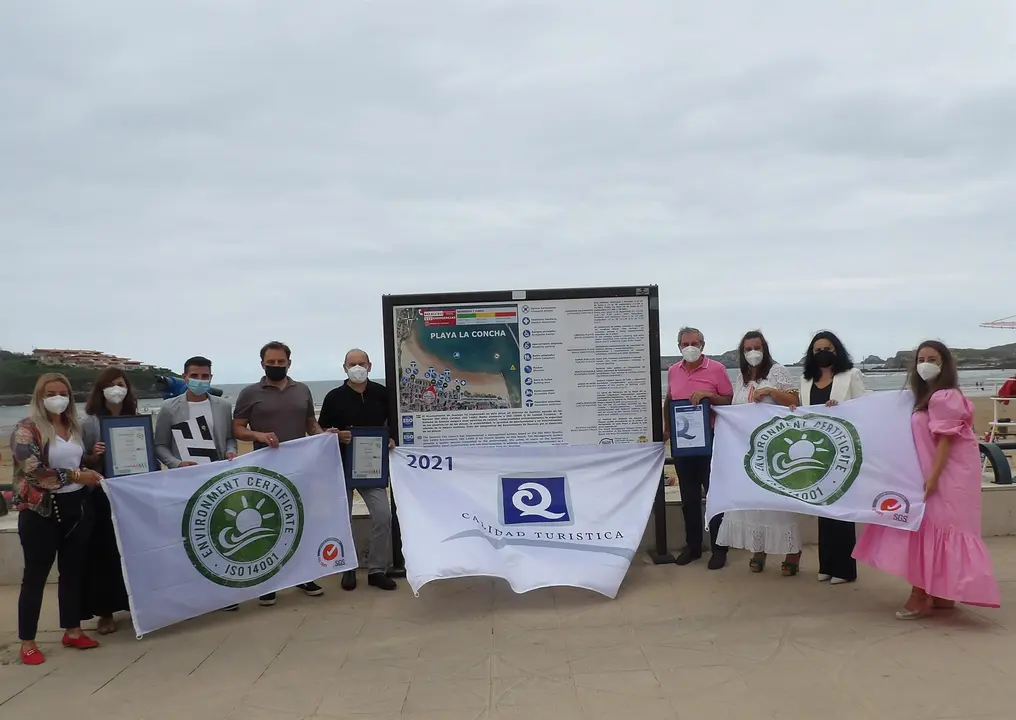 Las playas de Suances reciben sus certificados de calidad