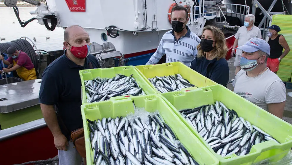 El consejero de Desarrollo Rural, Ganadería, Pesca, Alimentación y Medio Ambiente, Guillermo Blanco, tras su participación durante la noche en una jornada de pesca de bocarte