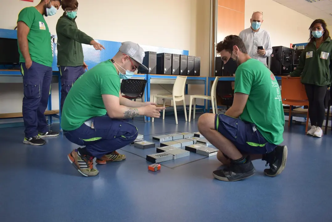 Alumnos de Informática de la Escuela Taller de Piélagos 