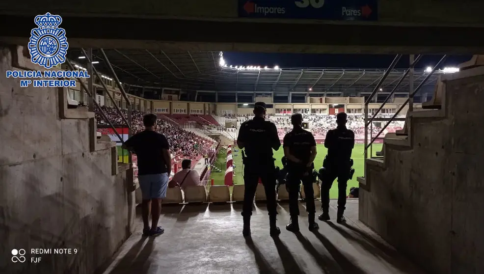 Detenido un joven y expulsado otro tras un partido de fútbol en Logroño
