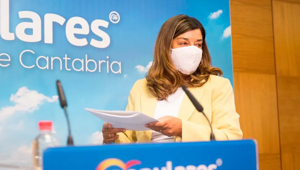 La presidenta del PP de Cantabria, María José Sáenz de Buruaga