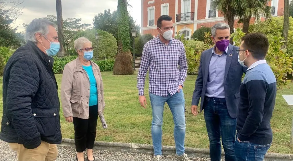 Pablo Zuloaga se re&uacute;ne con los socialistas de Polanco