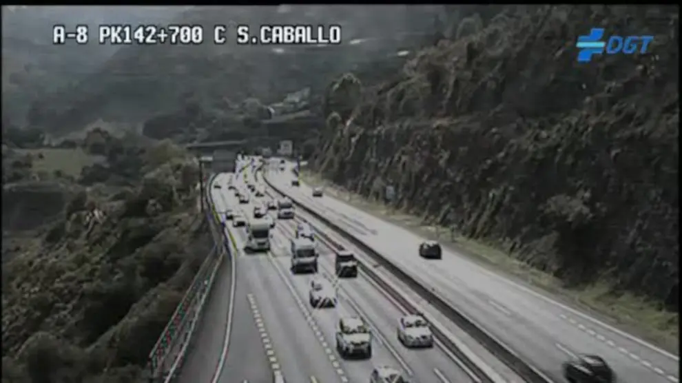 Tráfico denso en la A8