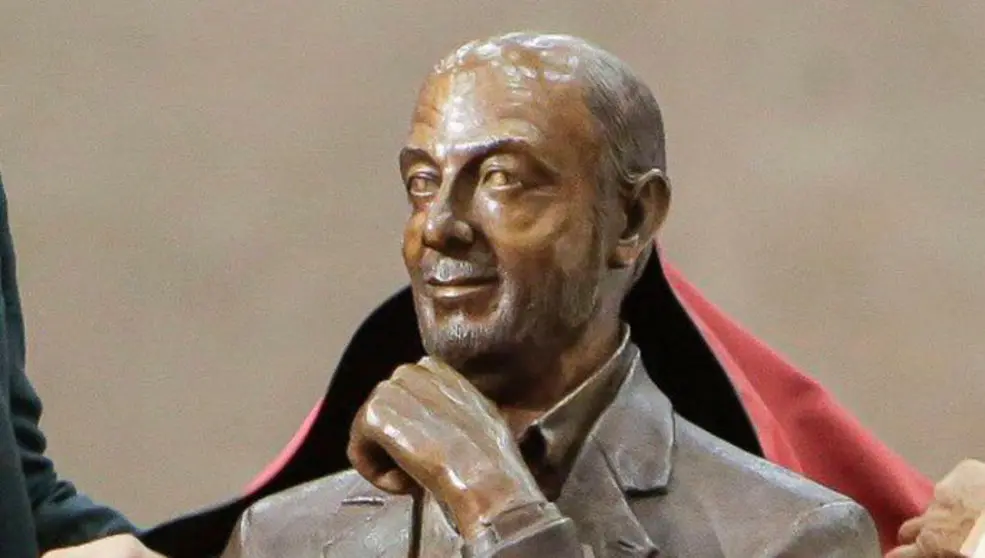 Busto de Alfredo Pérez Rubalcaba | Foto- Twitter
