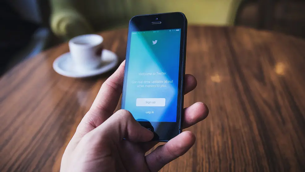 Un estudio de Twitter revela que los mensajes de partidos y medios de la derecha son beneficiados por su algoritmo