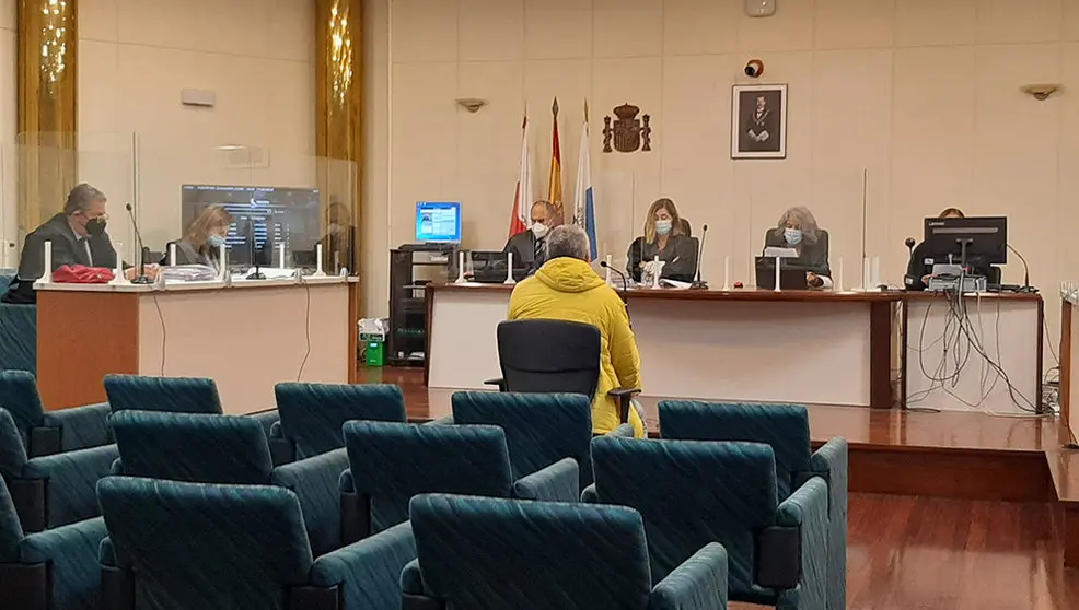 Imagen del juicio al acusado de agredir a otro hombre al que propinó un fortísimo puñetazo y causó graves lesiones en la cabeza