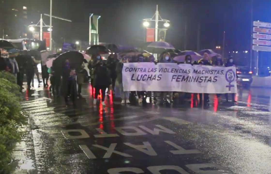 M&aacute;s de un millar de personas claman poner "pie en pared" contra la violencia machista