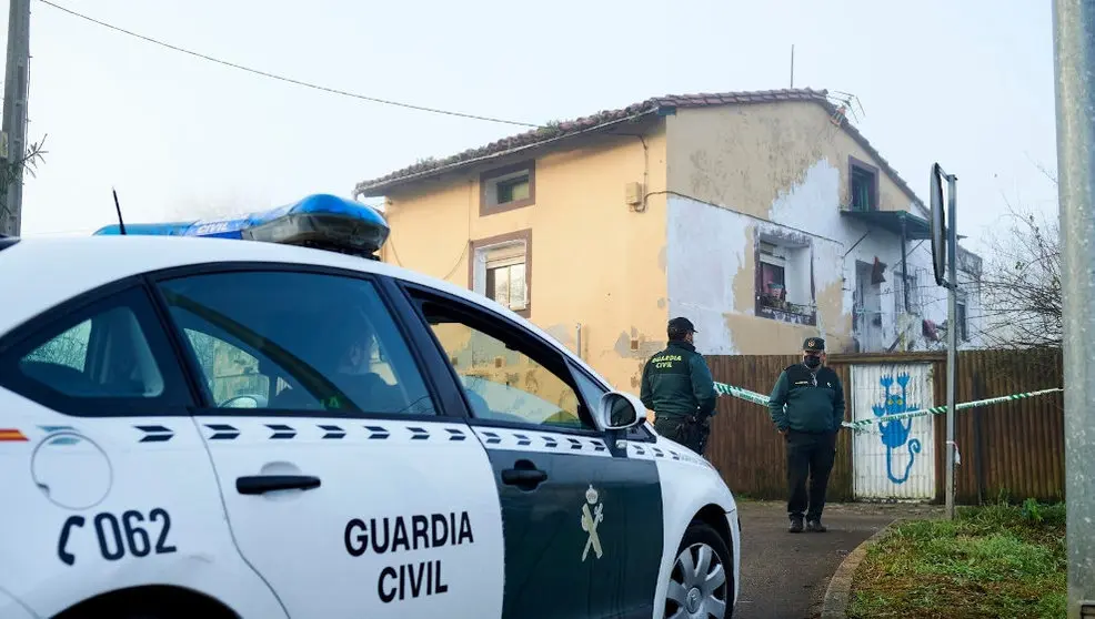 Vivienda en Liaño de Villaescusa donde aparecieron los cadáveres de la mujer y su hija